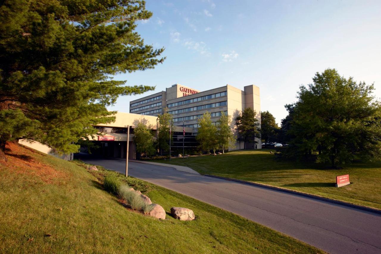 Gateway Hotel And Conference Center Ames Exterior photo